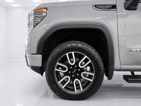 Used 2025 GMC Sierra 1500 AT4 w/ AT4 Preferred Package AWD/4WD image 11