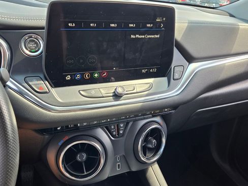 Used 2025 Chevrolet Blazer LT FWD image 18