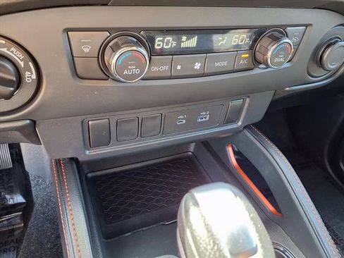 Used 2024 Nissan Frontier PRO-4X image 19