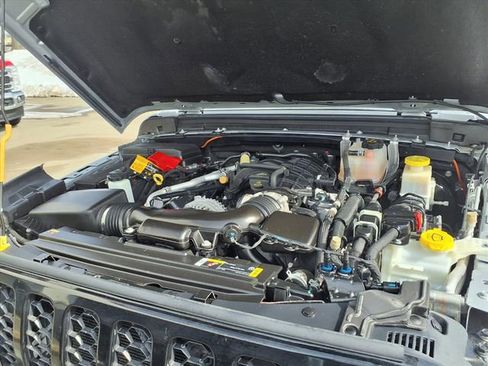 Used 2022 Jeep Gladiator Sport AWD/4WD image 14