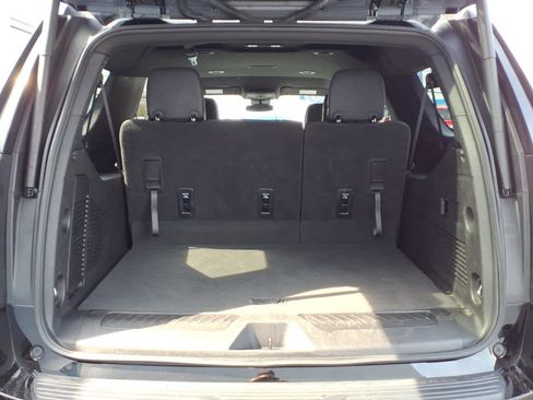 Certified 2025 Chevrolet Suburban LT AWD/4WD image 19