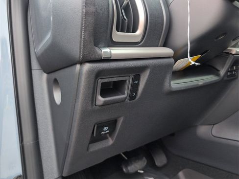 New 2025 Ford Expedition Active image 18