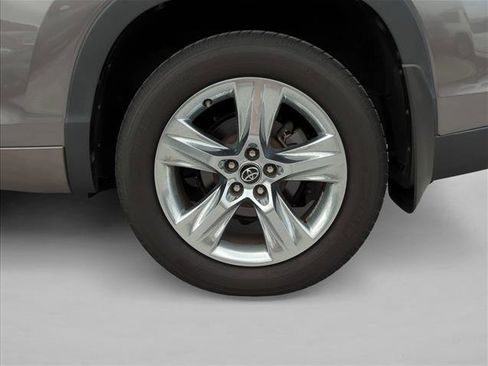 Used 2019 Toyota Highlander Limited image 9