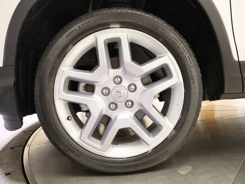 Used 2025 Honda Passport EX-L image 11