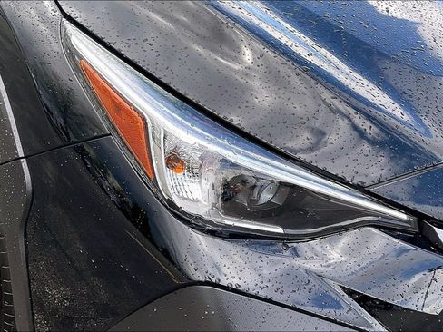 Certified 2024 Subaru Crosstrek 2.0i Premium AWD/4WD image 32