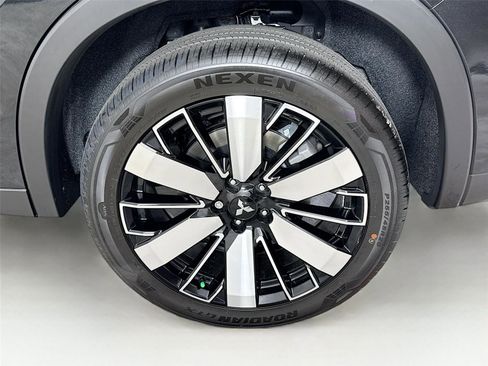 New 2025 Mitsubishi Outlander SE image 30