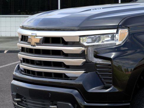 New 2026 Chevrolet Silverado 1500 High Country w/ High Country Premium Package AWD/4WD image 13