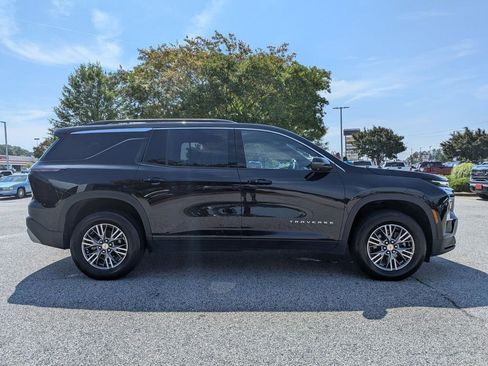 Used 2024 Chevrolet Traverse LT AWD/4WD image 9