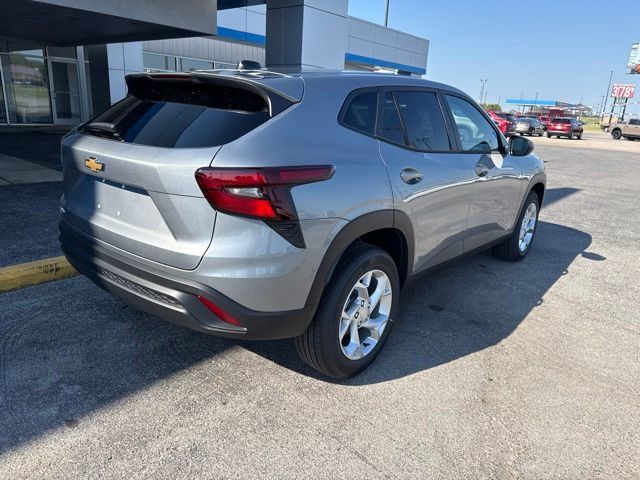 New 2026 Chevrolet Trax LS w/ LS Convenience Package FWD image 10