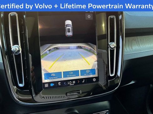 Certified 2025 Volvo XC40 B5 Core image 29