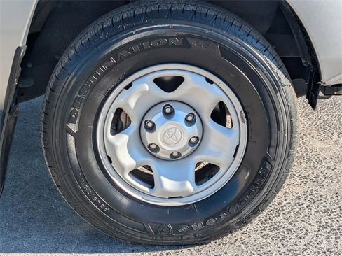 Used 2015 Toyota Tacoma PreRunner image 11