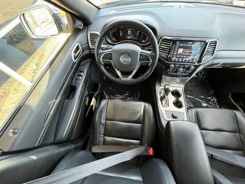 Used 2022 Jeep Grand Cherokee Limited image 24