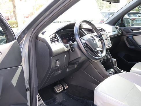 Used 2019 Volkswagen Tiguan SEL Premium R-Line image 31