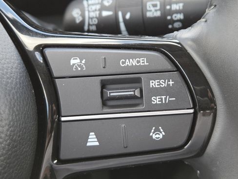 Used 2024 Honda HR-V EX-L image 8