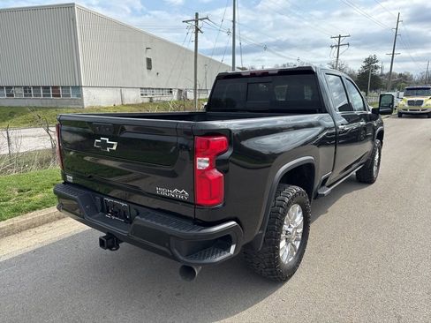 Used 2023 Chevrolet Silverado 2500 High Country w/ Z71 Off-Road Package image 3