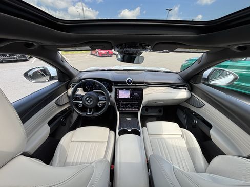 Used 2023 Maserati Grecale Modena AWD/4WD image 2