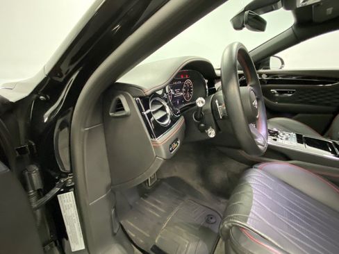 Used 2021 Bentley Flying Spur V8 AWD/4WD image 32