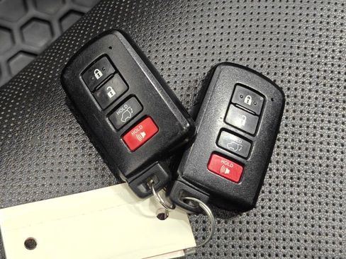 Used 2016 Toyota Highlander Limited AWD/4WD image 14