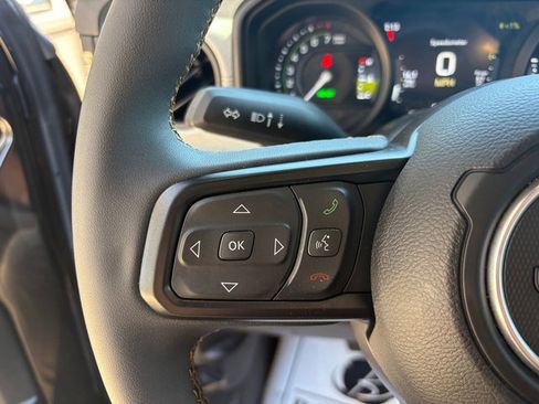 Used 2024 Jeep Wrangler Unlimited w/ Convenience Group AWD/4WD image 20
