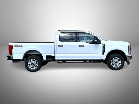 New 2026 Ford F250 XLT w/ FX4 Off-Road Package AWD/4WD image 4