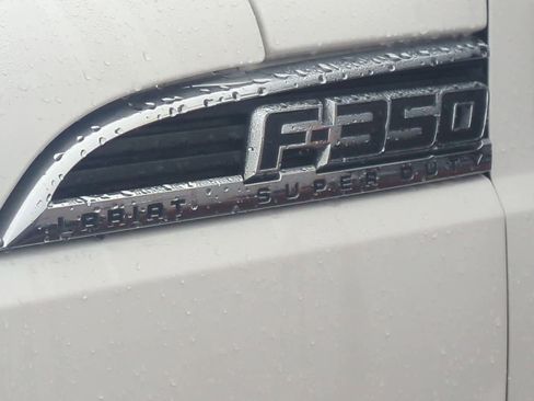 Used 2011 Ford F350 Lariat w/ Lariat Interior Pkg image 13