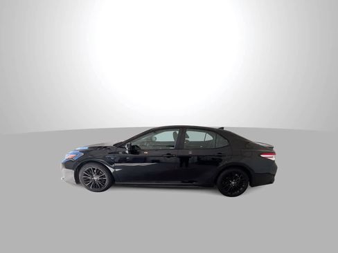 Used 2020 Toyota Camry SE FWD image 5