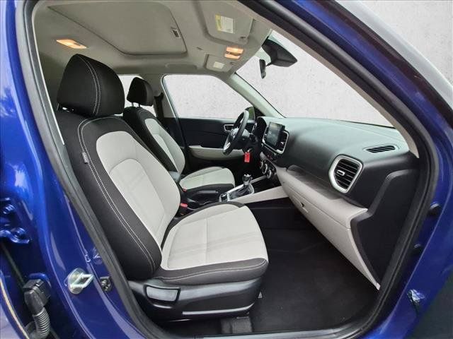 Used 2022 Hyundai Venue SEL FWD image 25