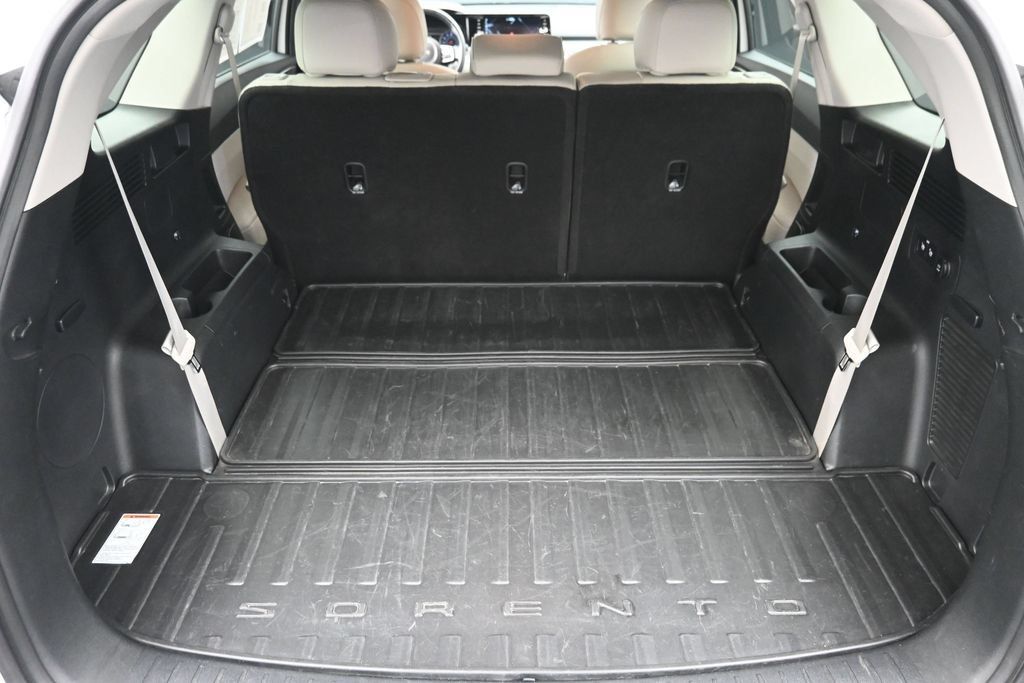Used 2022 Kia Sorento S FWD image 11