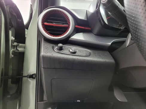 Certified 2024 Chevrolet Trax RS w/ Driver Confidence Package image 10