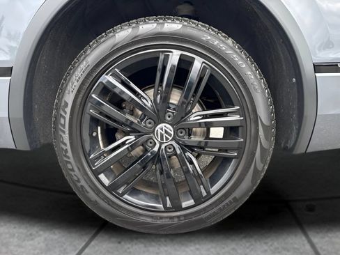 Used 2022 Volkswagen Tiguan SE R-Line AWD/4WD image 34