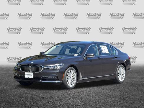 Used 2017 BMW 740i RWD image 9