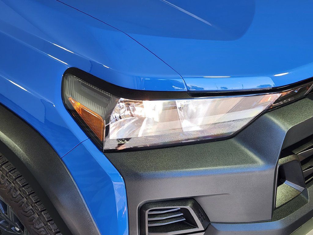 Used 2025 Chevrolet Colorado Trail Boss AWD/4WD image 10