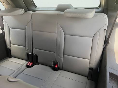Used 2025 Chevrolet Tahoe LT AWD/4WD image 31