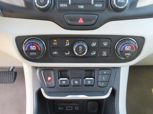 Used 2018 GMC Terrain Denali w/ Advanced Safety Package image 24