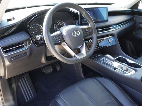 Certified 2025 INFINITI QX60 Pure image 8