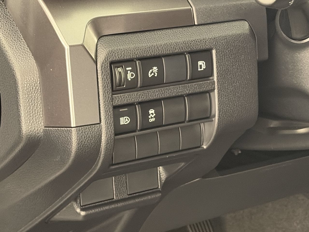 Used 2025 Toyota 4Runner SR5 AWD/4WD image 12