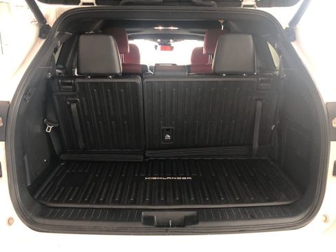 Used 2022 Toyota Highlander XSE AWD/4WD image 8