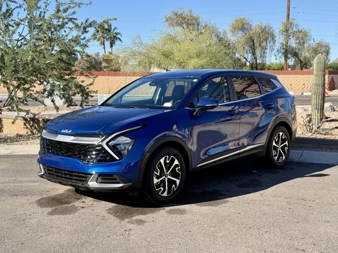 Used 2023 Kia Sportage EX image 7