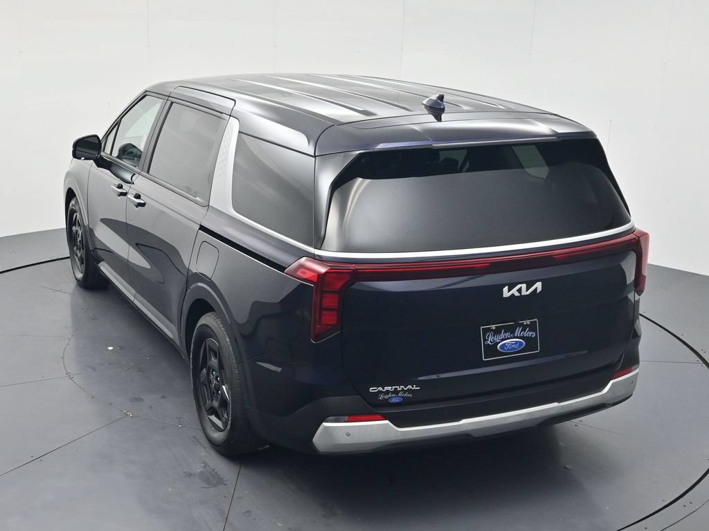 Used 2025 Kia Carnival FWD image 39