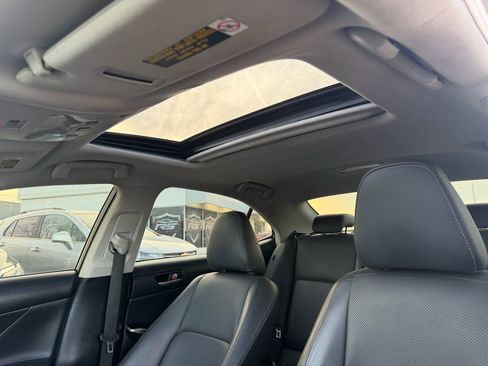 Used 2018 Lexus IS 300 image 33