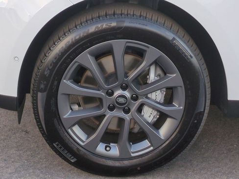 New 2025 Land Rover Range Rover Sport SE image 28