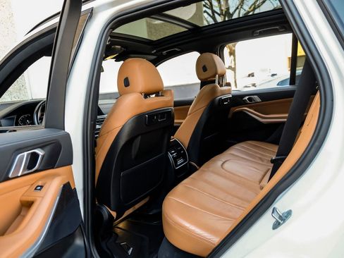 Used 2022 BMW X5 sDrive40i w/ M Sport Package image 40