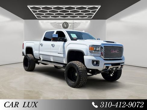 Used 2017 GMC Sierra 2500 Denali w/ Duramax Plus Package AWD/4WD image 7
