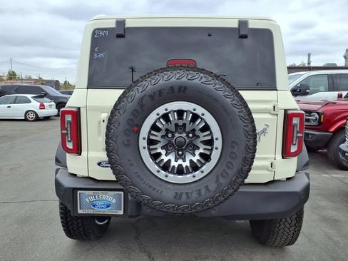New 2026 Ford Bronco Outer Banks w/ Sasquatch Package AWD/4WD image 3