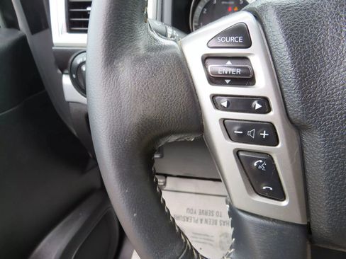 Used 2017 Nissan Titan PRO-4X image 16