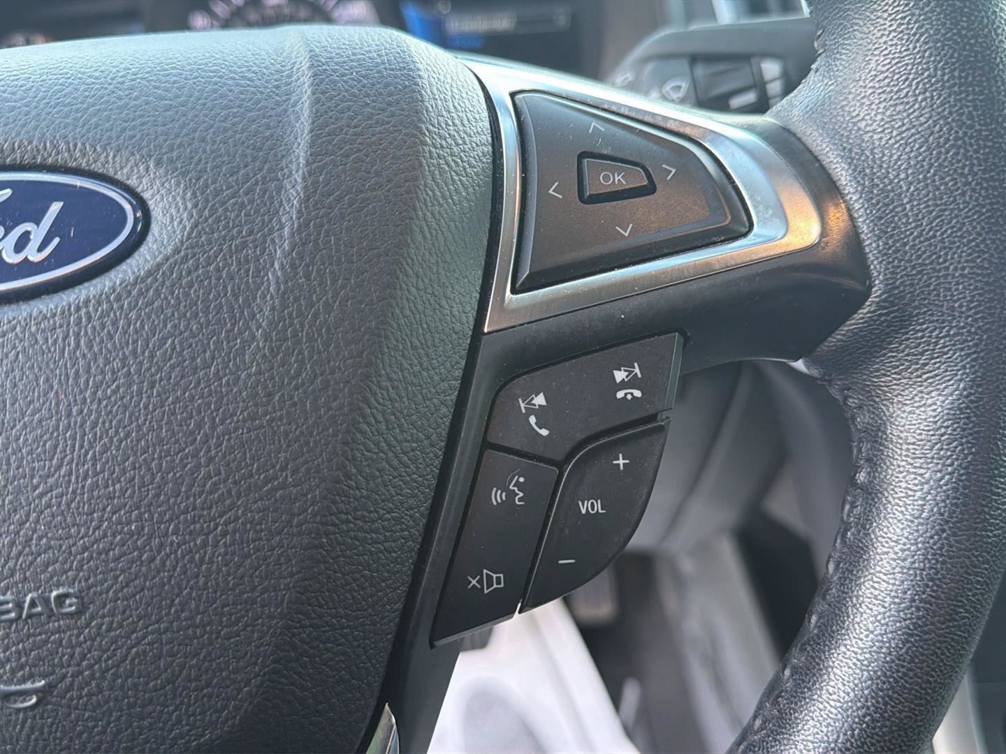 Used 2024 Ford Edge SEL w/ Convenience Package AWD/4WD image 16