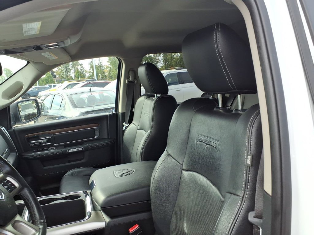 Used 2017 RAM 1500 Laramie AWD/4WD image 8