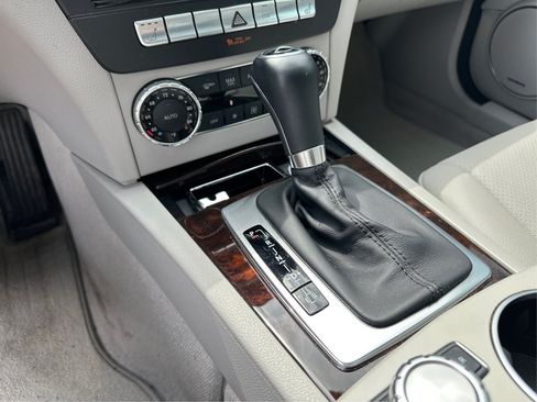 Used 2014 Mercedes-Benz C 300 4MATIC Sedan image 16