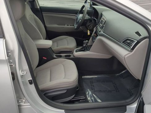 Used 2017 Hyundai Elantra SE image 22