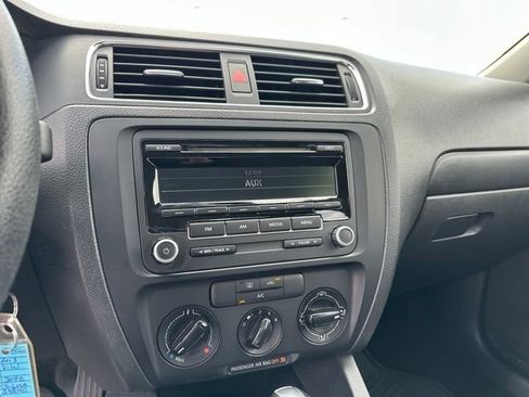 Used 2013 Volkswagen Jetta S FWD image 24